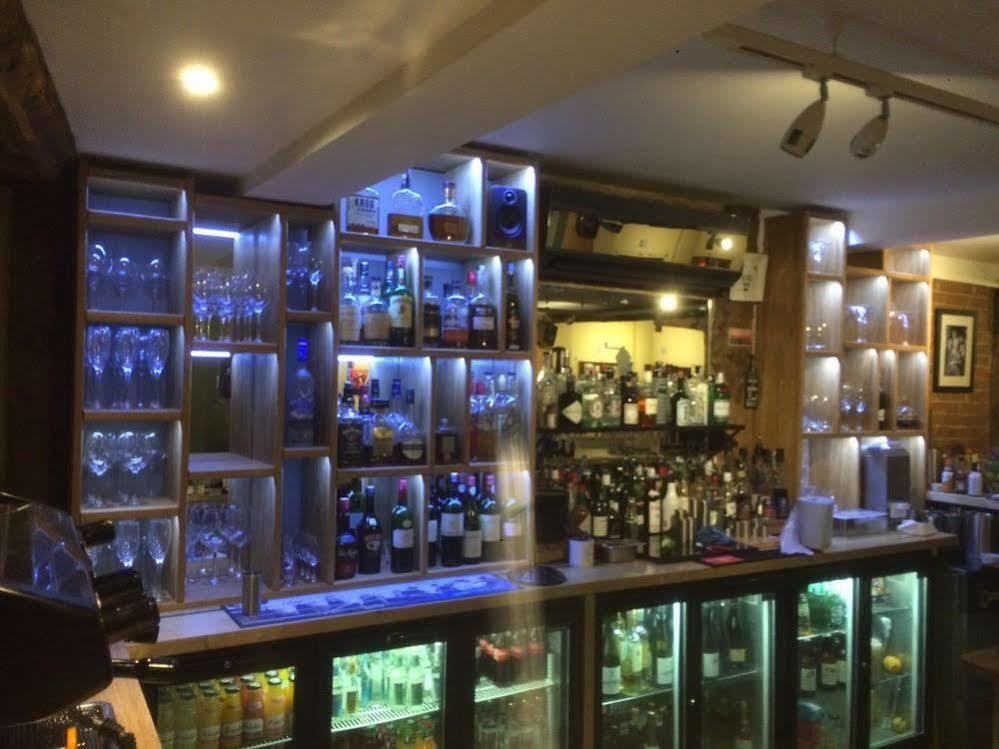 The Peppermill Town House Hotel & Restaurant ディバイザス エクステリア 写真